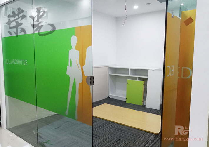 �Lɳ����͸��Ĥ